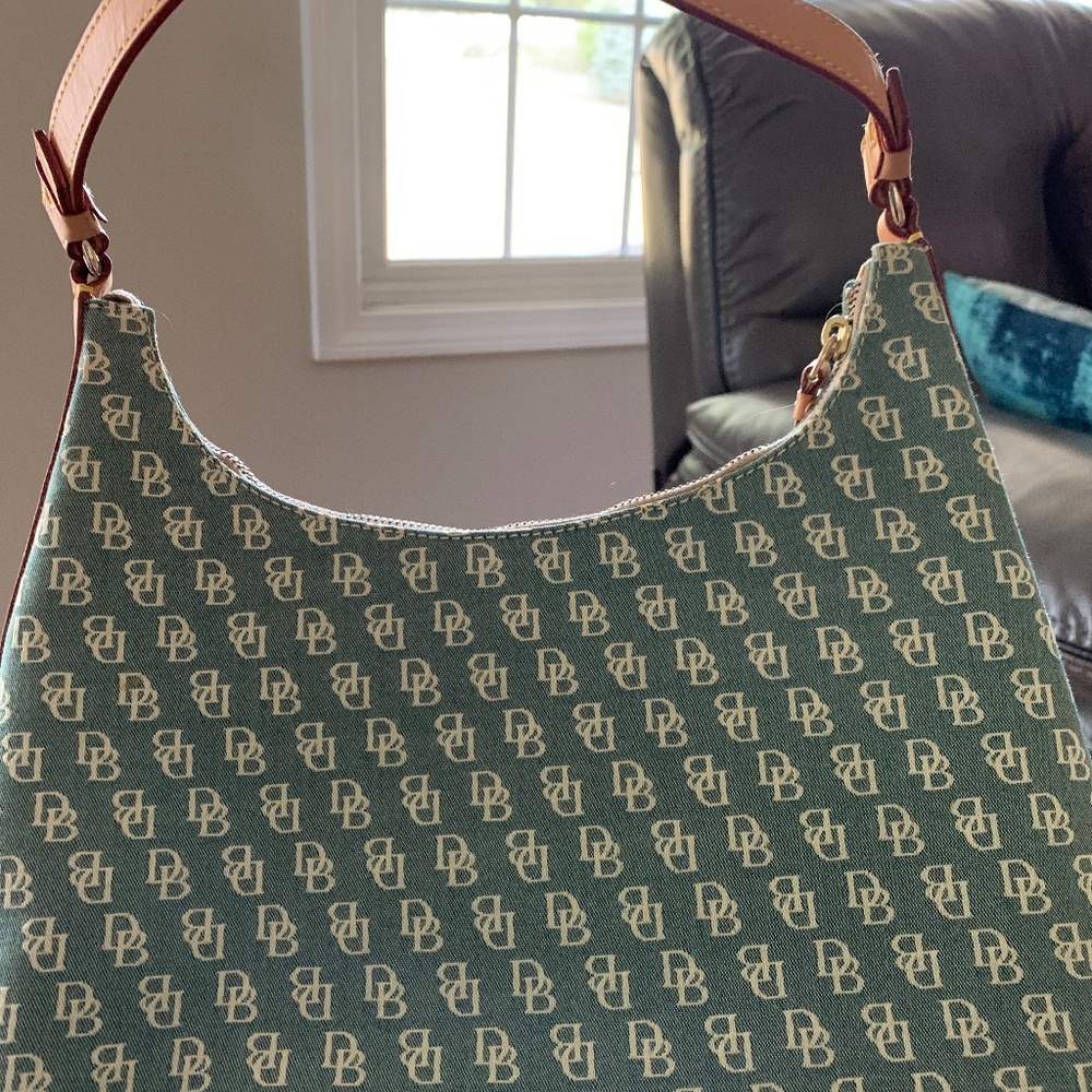 Dooney & Bourke